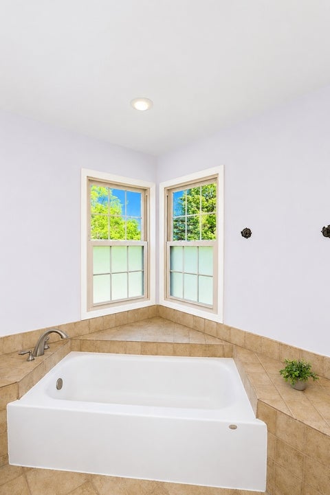 Tiny photo for 129 N Windsor Circle, Bloomingdale, IL 60108 (MLS # 12659982)