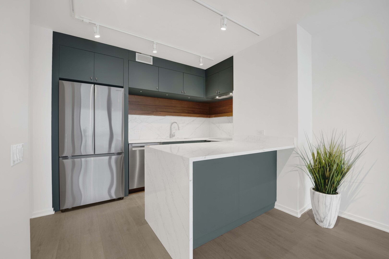 900 N Lake Shore Drive 2113