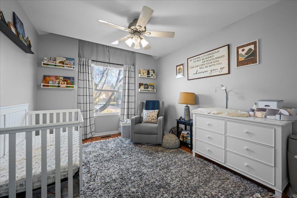 South Elgin, Illinois 60177, United States, 2 Bedrooms Bedrooms, ,3 BathroomsBathrooms,Residential,Active,243084