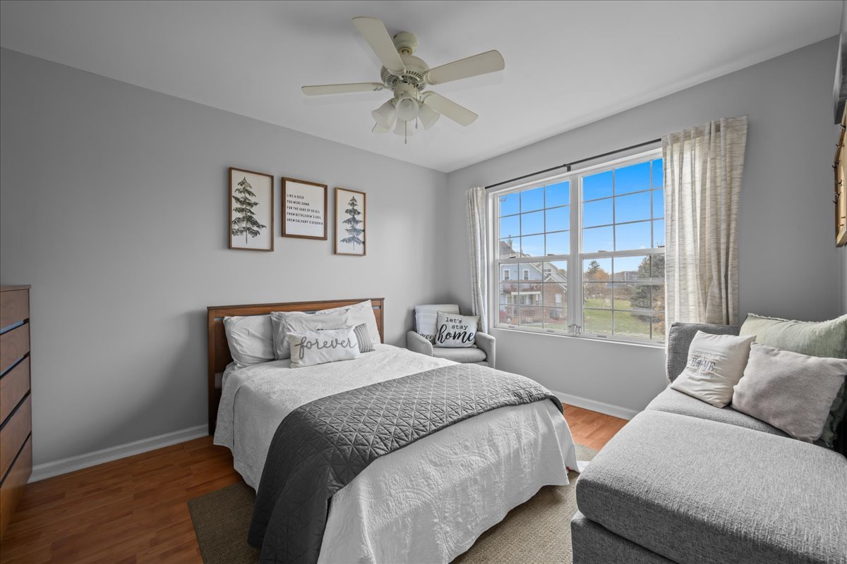 South Elgin, Illinois 60177, United States, 2 Bedrooms Bedrooms, ,3 BathroomsBathrooms,Residential,Active,243084