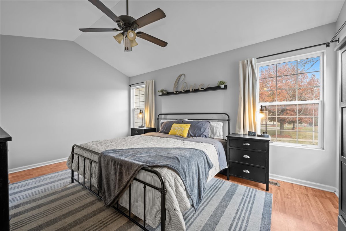 South Elgin, Illinois 60177, United States, 2 Bedrooms Bedrooms, ,3 BathroomsBathrooms,Residential,Active,243084