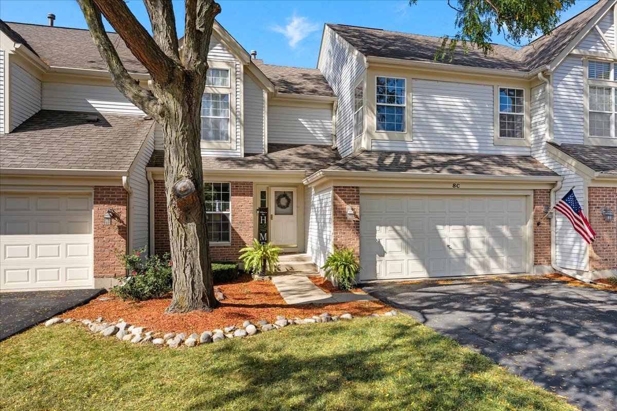 South Elgin, Illinois 60177, United States, 2 Bedrooms Bedrooms, ,3 BathroomsBathrooms,Residential,Active,243084