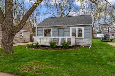 Photo of 415 PERSHING Avenue, Machesney Park, IL 61115 (MLS # 12616015)