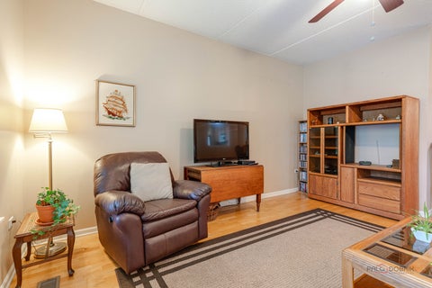Tiny photo for 210 Shadow Creek Circle #210, Vernon Hills, IL 60061 (MLS # 12761897)