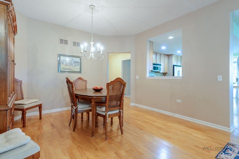 Tiny photo for 210 Shadow Creek Circle #210, Vernon Hills, IL 60061 (MLS # 12761897)