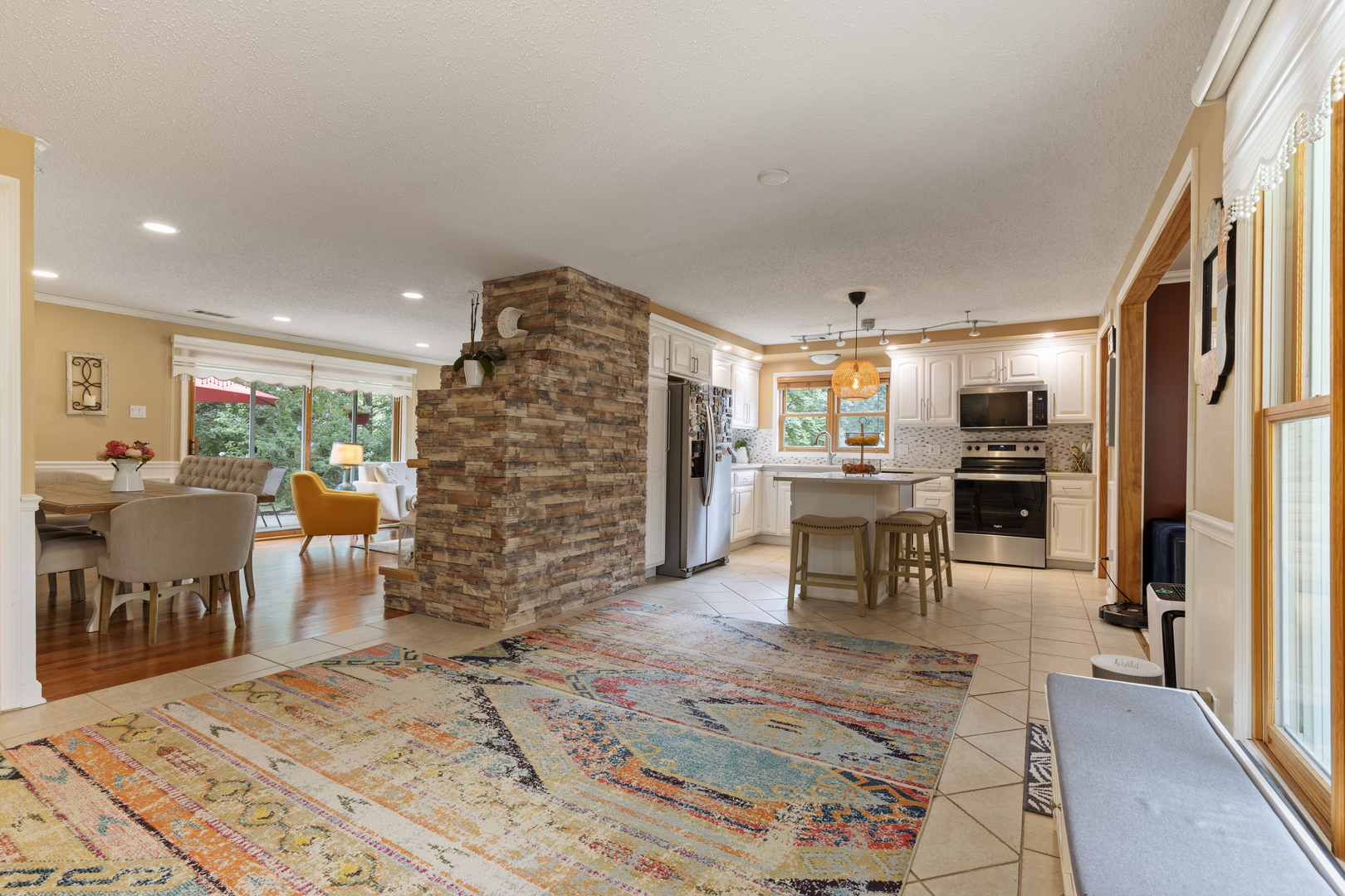 1701 W Schaumburg Road