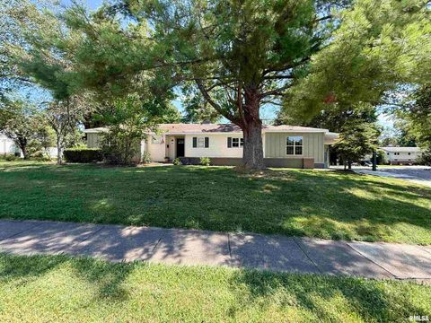 Photo of 507 W GRAND Road, Carterville, IL 62918 (MLS # QC4264942)