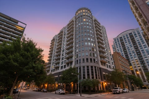Photo of 421 W Huron Street #1009, Chicago, IL 60654 (MLS # 12716382)