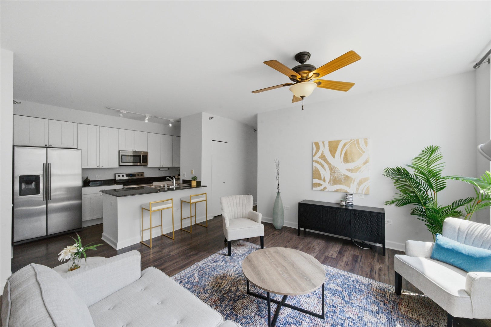 421 W Huron Street 1009