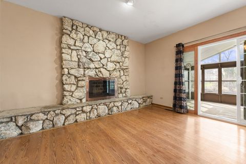 Tiny photo for 2007 E Robinhood Lane, Arlington Heights, IL 60004 (MLS # 12593223)