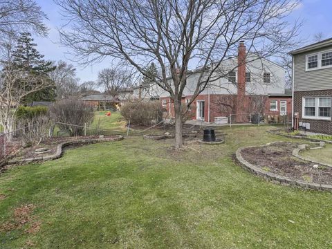 Tiny photo for 2007 E Robinhood Lane, Arlington Heights, IL 60004 (MLS # 12593223)