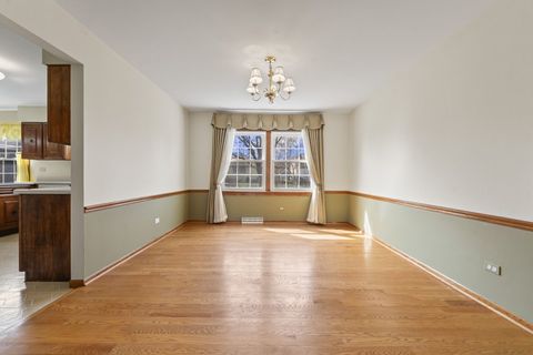 Tiny photo for 2007 E Robinhood Lane, Arlington Heights, IL 60004 (MLS # 12593223)