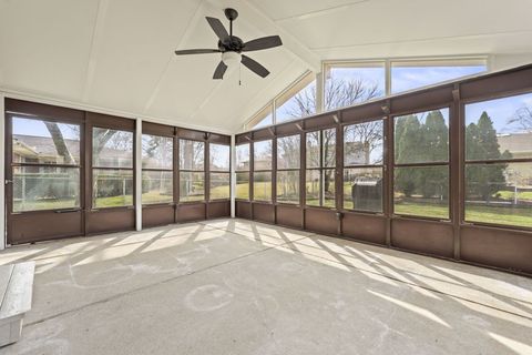 Tiny photo for 2007 E Robinhood Lane, Arlington Heights, IL 60004 (MLS # 12593223)