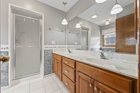 Tiny photo for 2007 E Robinhood Lane, Arlington Heights, IL 60004 (MLS # 12593223)