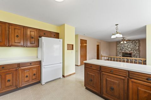 Tiny photo for 2007 E Robinhood Lane, Arlington Heights, IL 60004 (MLS # 12593223)