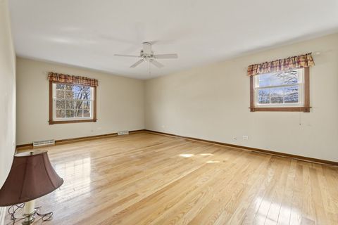Tiny photo for 2007 E Robinhood Lane, Arlington Heights, IL 60004 (MLS # 12593223)