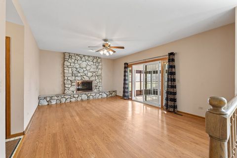 Tiny photo for 2007 E Robinhood Lane, Arlington Heights, IL 60004 (MLS # 12593223)