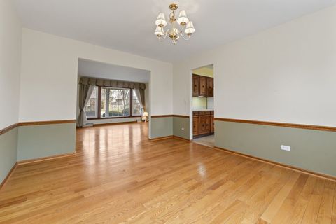 Tiny photo for 2007 E Robinhood Lane, Arlington Heights, IL 60004 (MLS # 12593223)