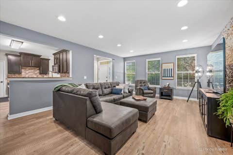 Tiny photo for 1949 Blackberry Lane #1949, Hoffman Estates, IL 60169 (MLS # 12704562)