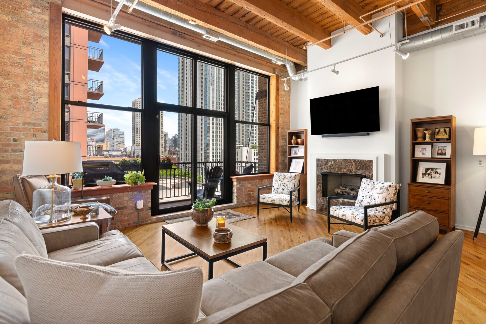616 W Fulton Street 503