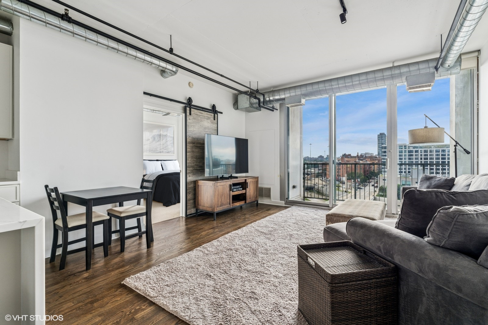 700 W Van Buren Street 1007