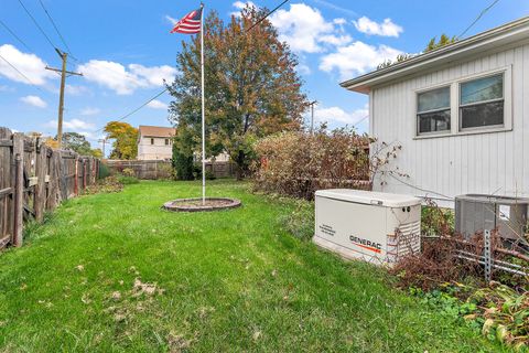 Tiny photo for 9305 S 78th Avenue, Hickory Hills, IL 60457 (MLS # 12442755)