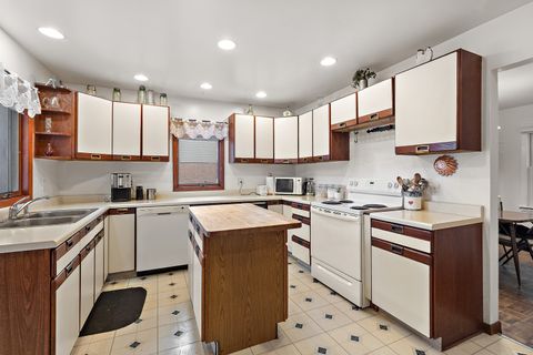 Tiny photo for 9305 S 78th Avenue, Hickory Hills, IL 60457 (MLS # 12442755)