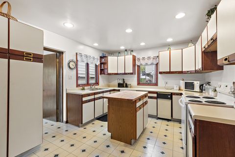 Tiny photo for 9305 S 78th Avenue, Hickory Hills, IL 60457 (MLS # 12442755)