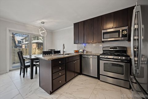 Tiny photo for 292 SHADOWBEND Drive #292, Wheeling, IL 60090 (MLS # 12568812)