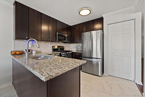 Tiny photo for 292 SHADOWBEND Drive #292, Wheeling, IL 60090 (MLS # 12568812)