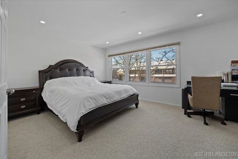 Tiny photo for 292 SHADOWBEND Drive #292, Wheeling, IL 60090 (MLS # 12568812)