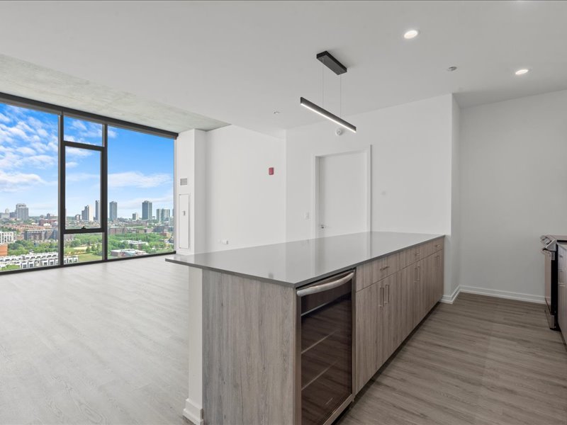 808 N Cleveland Avenue 1712