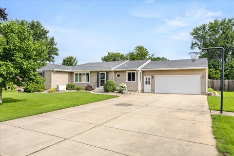 Tiny photo for 1508 Sharon Road, Streator, IL 61364 (MLS # 12699225)