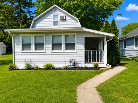 Photo of 204 16th Avenue, Sterling, IL 61081 (MLS # 12720709)