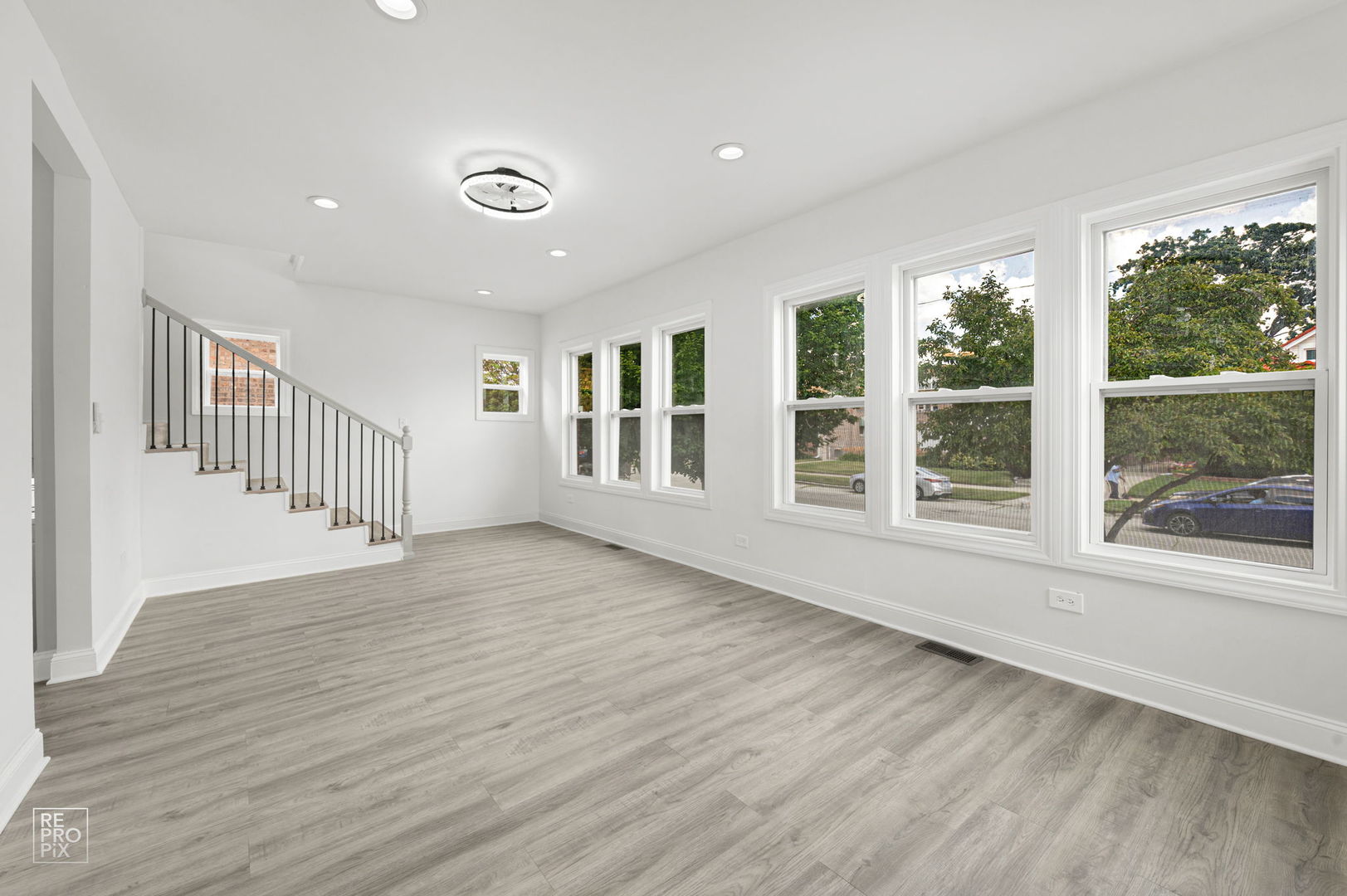 1715 W 91st Place