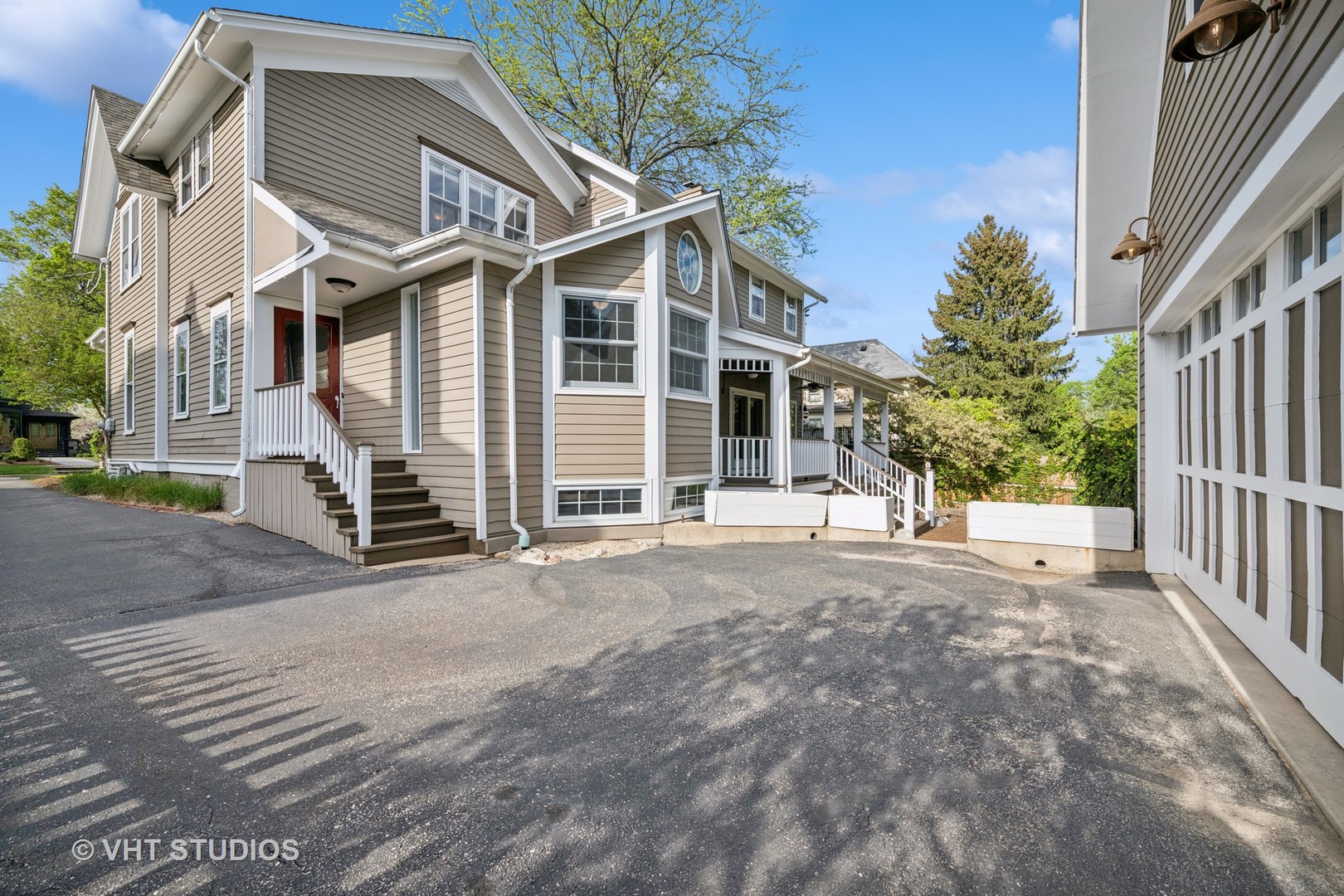 209 W Lake Street