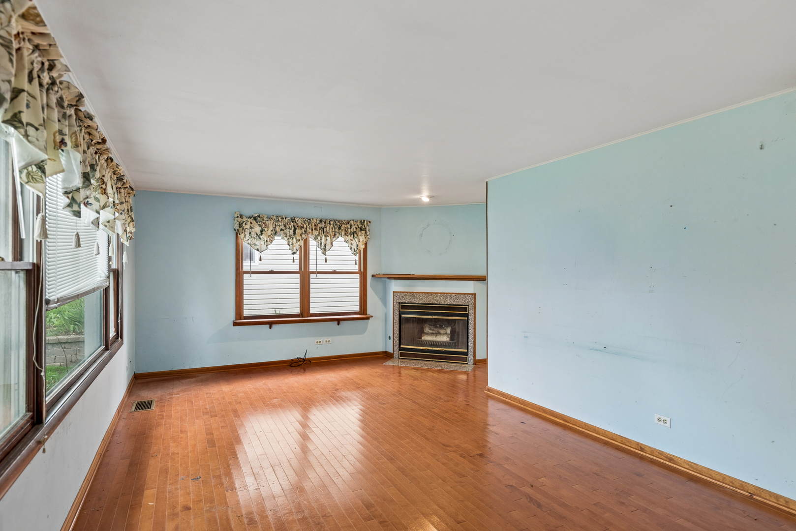 146 S Archer Avenue