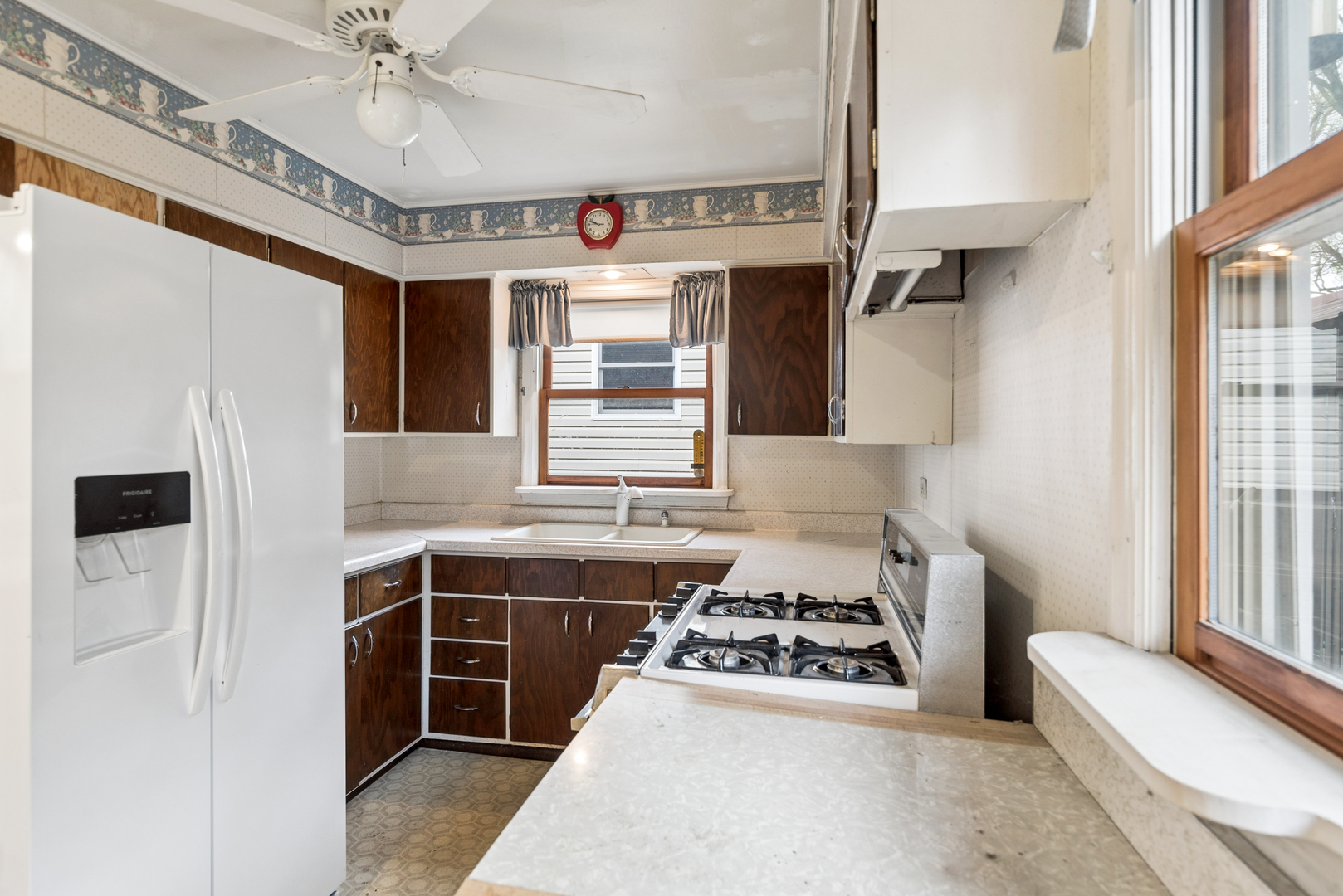 146 S Archer Avenue