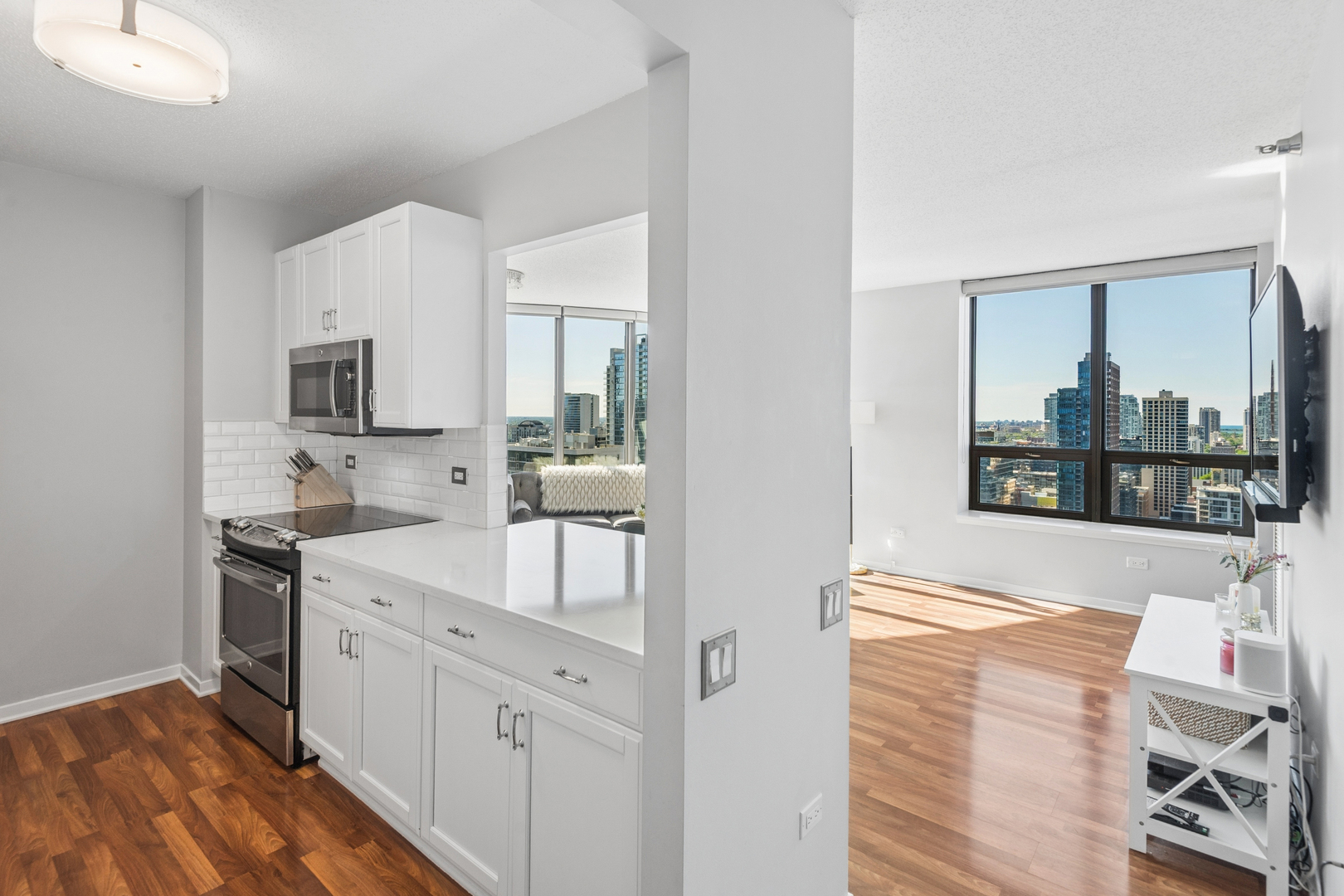400 N LaSalle Street 3011
