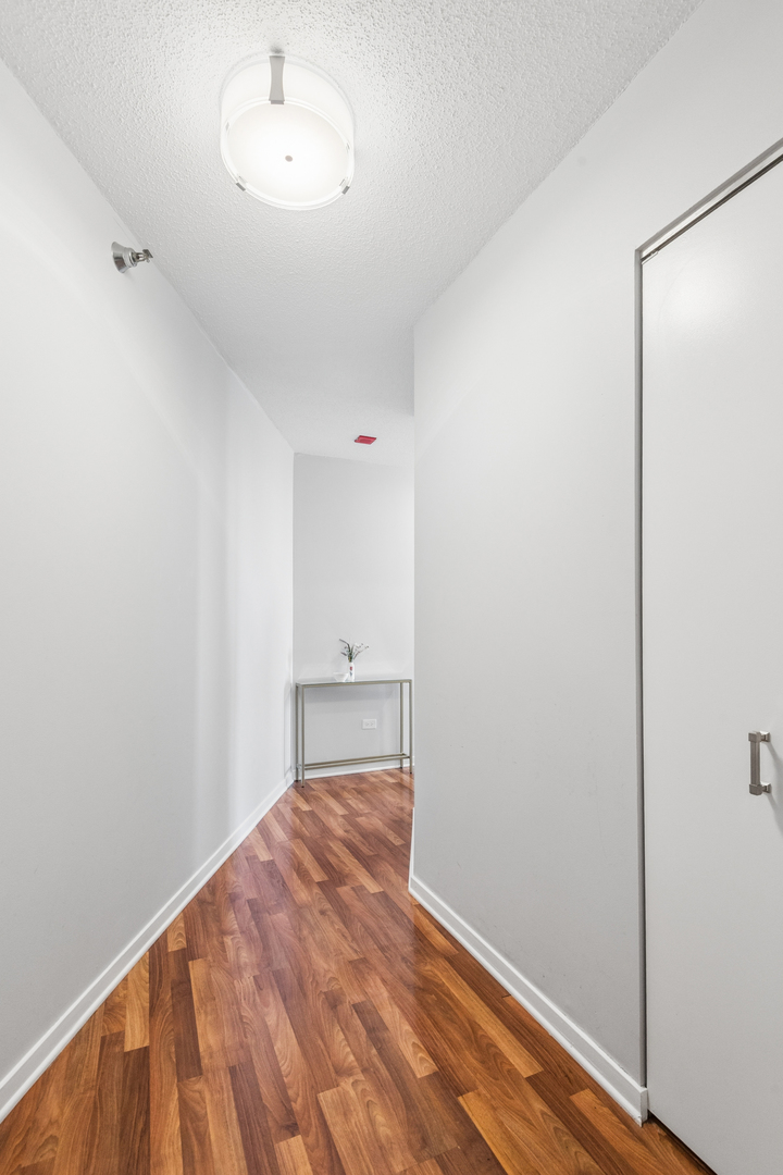 400 N LaSalle Street 3011