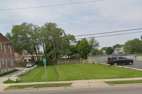 Photo of 14-18 Lake Street, Aurora, IL 60505 (MLS # 12546014)