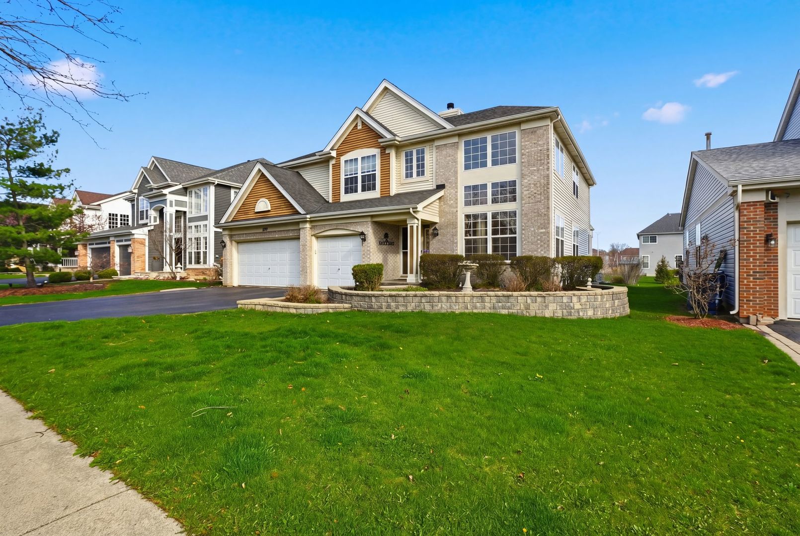 Properties 1 392 E 17th Place