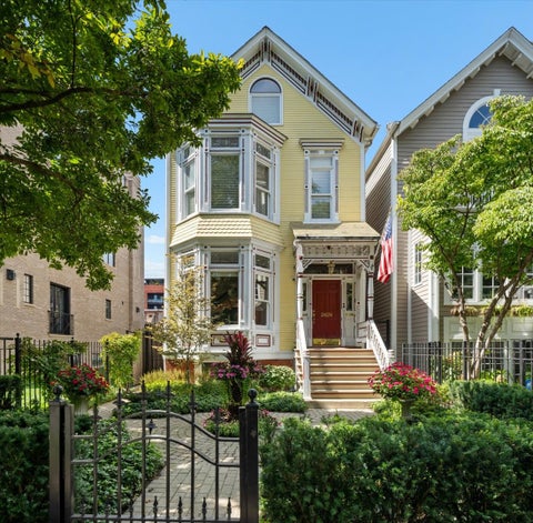 Photo of 2424 N Burling Street, Chicago, IL 60614 (MLS # 12755917)