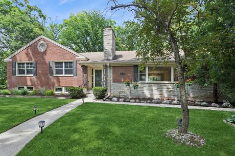 Photo of 1795 Northland Avenue, Highland Park, IL 60035 (MLS # 12700825)