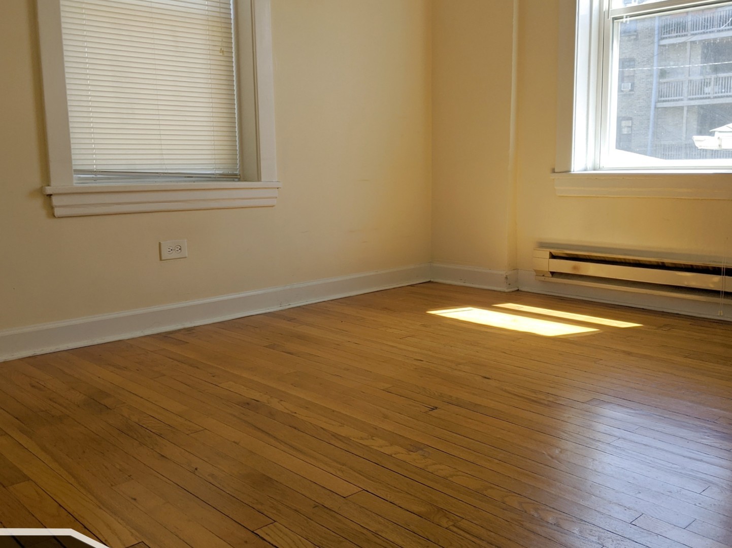 2915 W George Street 1