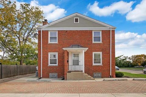 5068 N Parkside Avenue Chicago IL 60630