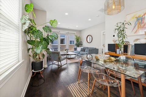 Tiny photo for 2451 N CLYBOURN Avenue #16, Chicago, IL 60614 (MLS # 12497329)