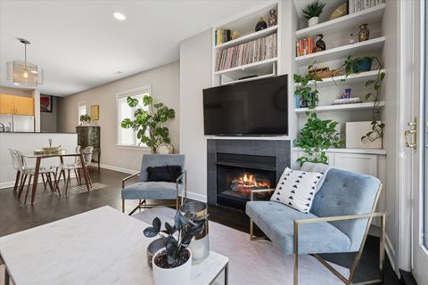 Tiny photo for 2451 N CLYBOURN Avenue #16, Chicago, IL 60614 (MLS # 12497329)