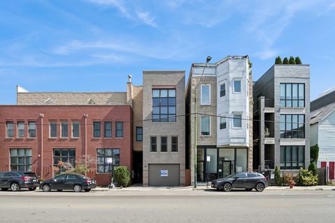Photo of 2451 N CLYBOURN Avenue #16, Chicago, IL 60614 (MLS # 12497329)