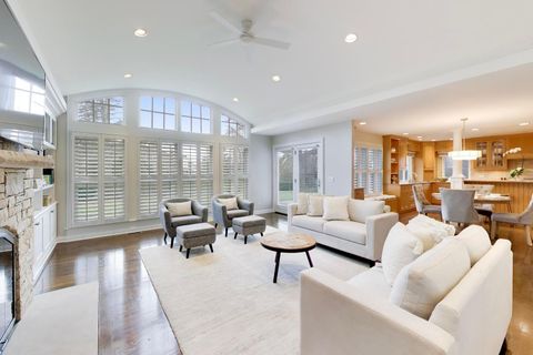 Tiny photo for 1317 W Grove Street, Arlington Heights, IL 60005 (MLS # 12628911)